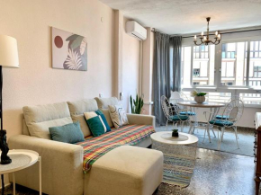 Centrally-Located, Spacious Flat at Historic Centre & short walk to Beach